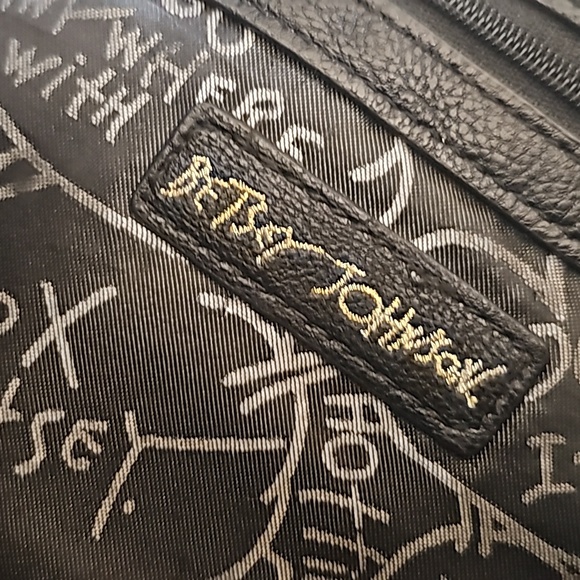 Betsey Johnson vegan leather laser cut purse tote golden tone roses - Picture 10 of 14